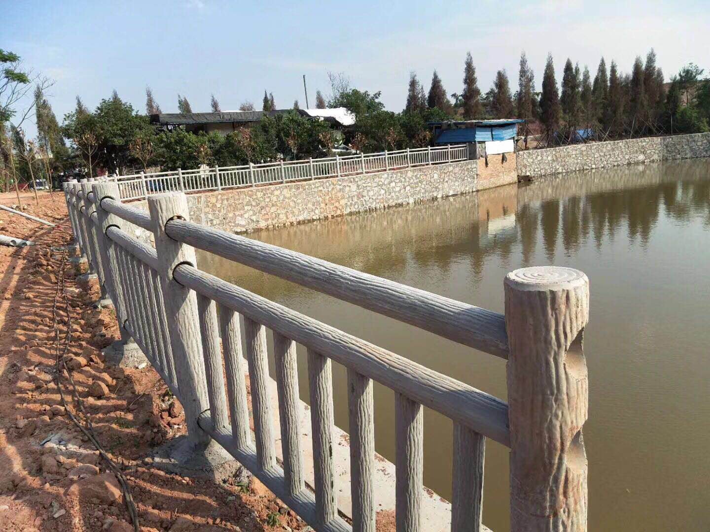 仿樹皮護欄