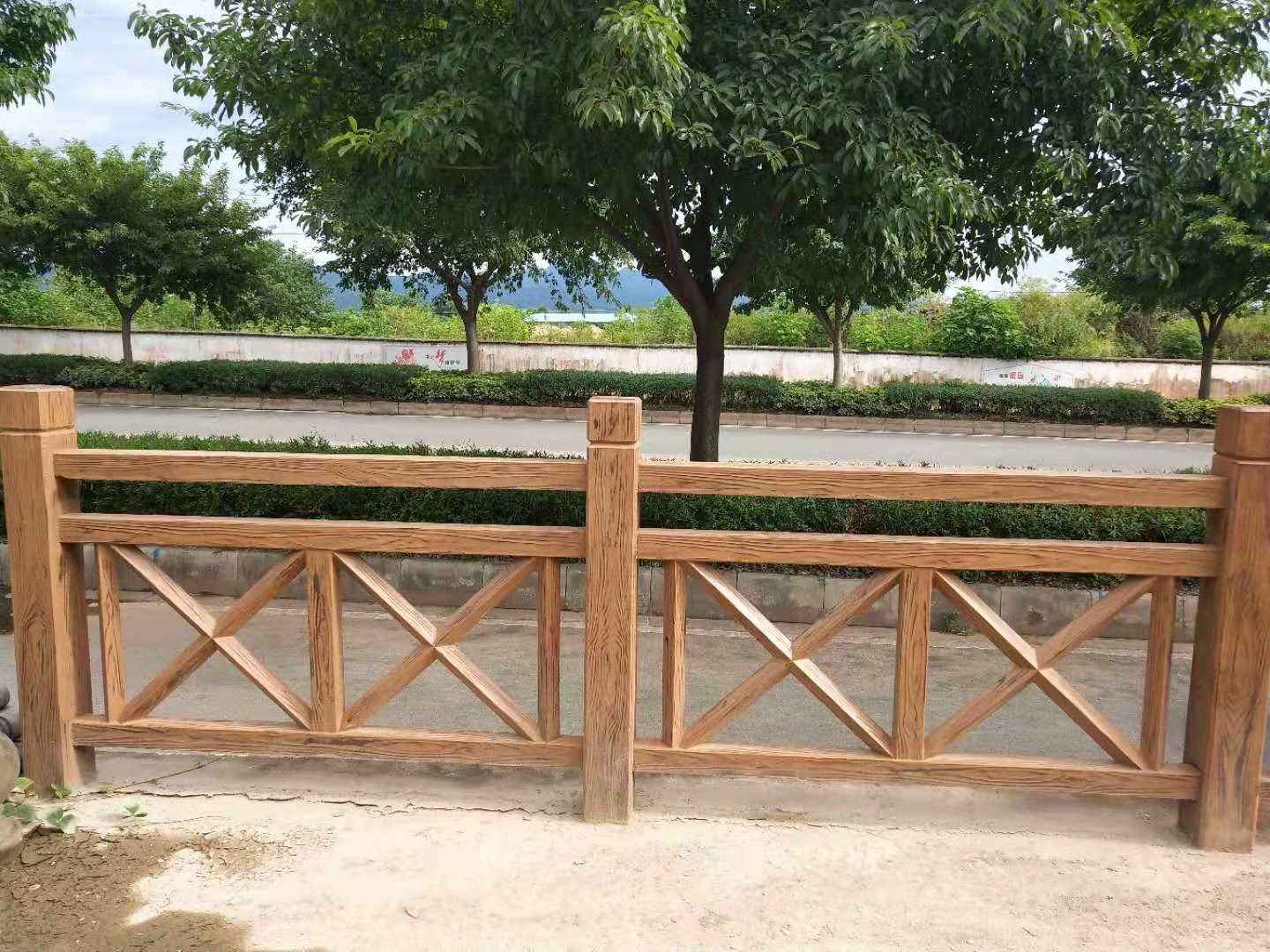 贛州水泥仿木護(hù)欄